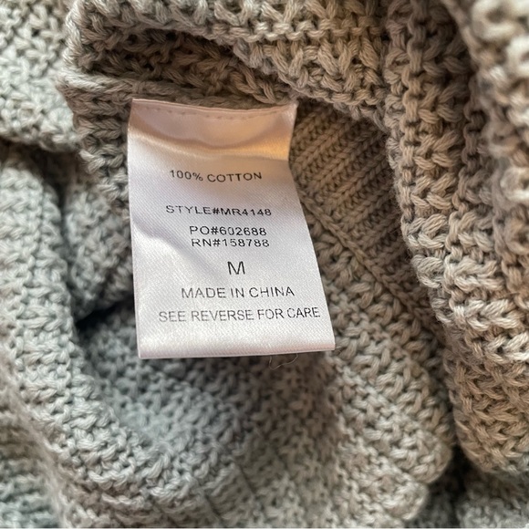 Elegant Knit Romper in Light Blue - Picture 8 of 9